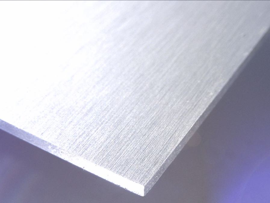 Edelstahl mit geschliffener Oberfläche, Stainless steel with polished surface, acier inoxydable avec une surface polie, L'acciaio inossidabile con una superficie lucidata,Rustfrit stål med en poleret 